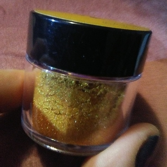 Goldie Mica Gold Sparkle Loose Eyeshadow Pigment Powder Cosmetic Grade Crafts - Picture 3 of 5